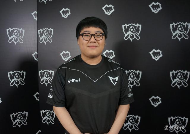 赛场上的激 赛场上的激